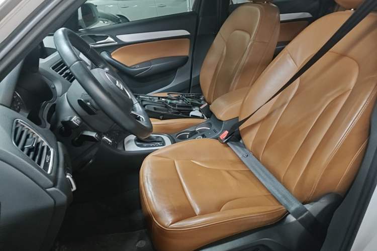 Used Audi Q3 2013 40 TFSI quattro Luxury Model Left Front Seat