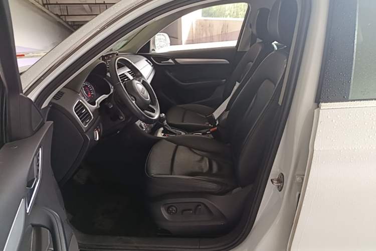 Used Audi Q3 2013 35 TFSI quattro Technology Edition Left Front Seat