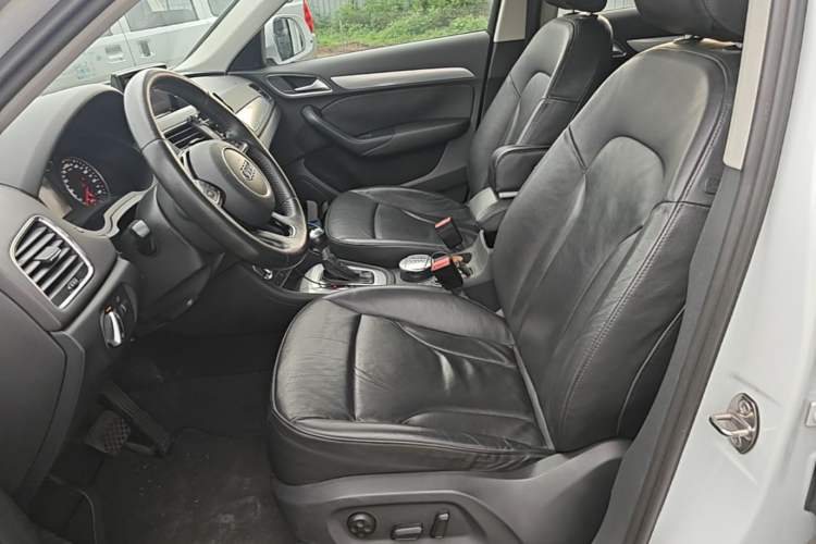 Used Audi Q3 2013 35 TFSI quattro Technology Edition Left Front Seat