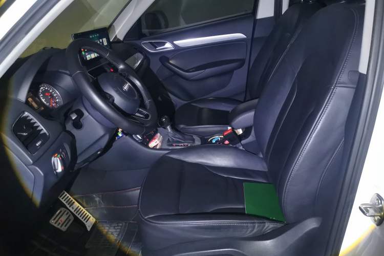 Used Audi Q3 2013 35 TFSI quattro Technology Edition Left Front Seat