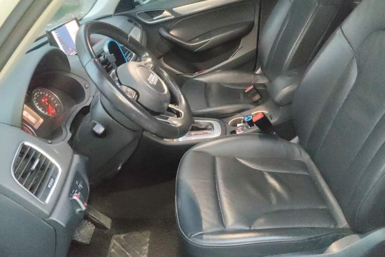 Used Audi Q3 2013 35 TFSI quattro Technology Edition Left Front Seat