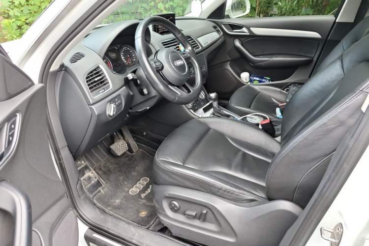 Used Audi Q3 2013 35 TFSI quattro Comfort Model Left Front Seat