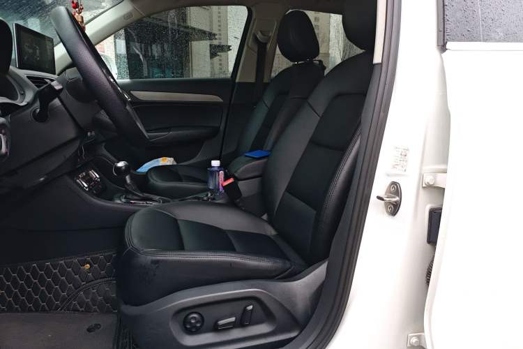 Used Audi Q3 2013 35 TFSI Ambition Edition Left Front Seat