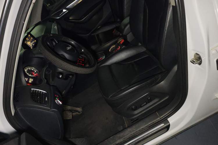 Used Audi Q3 2013 35 TFSI Comfort Model Left Front Seat