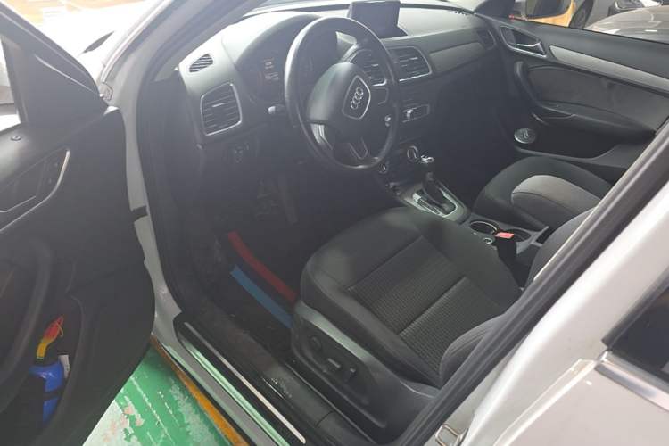 Used Audi Q3 2013 35 TFSI Ambition Edition Left Front Seat