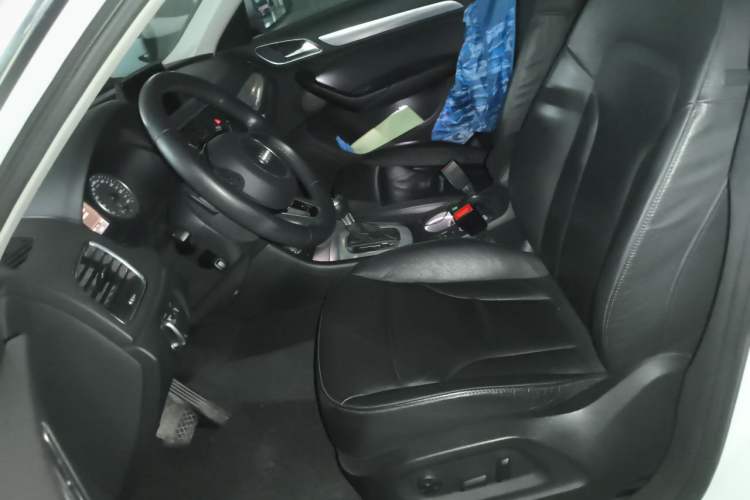 Used Audi Q3 2013 35 TFSI quattro Technology Edition Left Front Seat