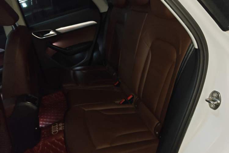 Used Audi Q3 2013 35 TFSI quattro Luxury Model Left Rear Seat