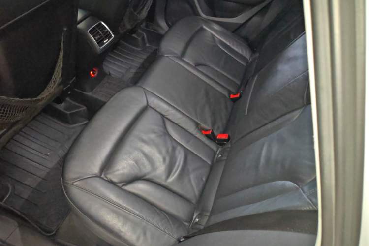 Used Audi Q3 2013 35 TFSI Comfort Model Left Rear Seat