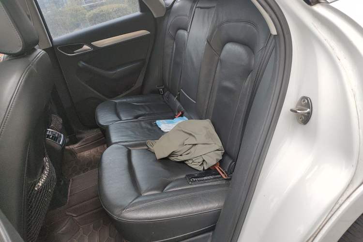Used Audi Q3 2013 35 TFSI Comfort Model Left Rear Seat