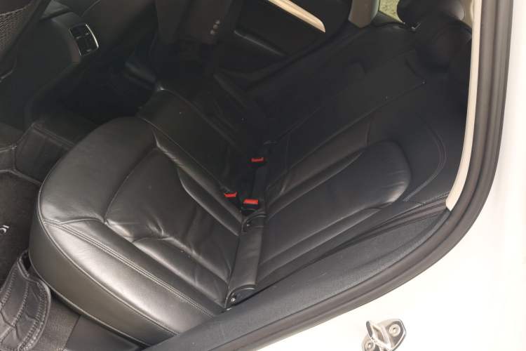 Used Audi Q3 2013 35 TFSI Comfort Model Left Rear Seat