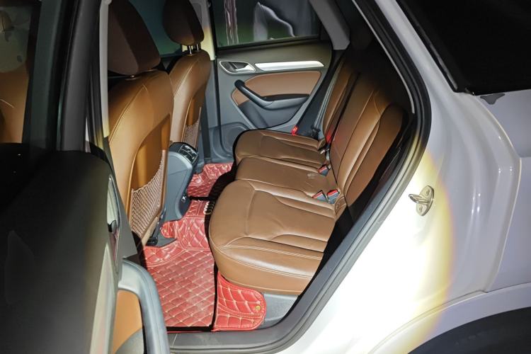 Used Audi Q3 2013 35 TFSI quattro Luxury Model Left Rear Seat
