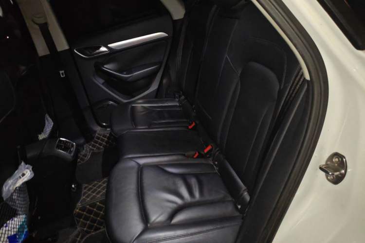 Used Audi Q3 2013 35 TFSI quattro Luxury Model Left Rear Seat