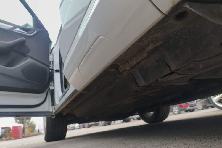 Used Audi Q3 2013 35 TFSI quattro Technology Edition Left Side Sill