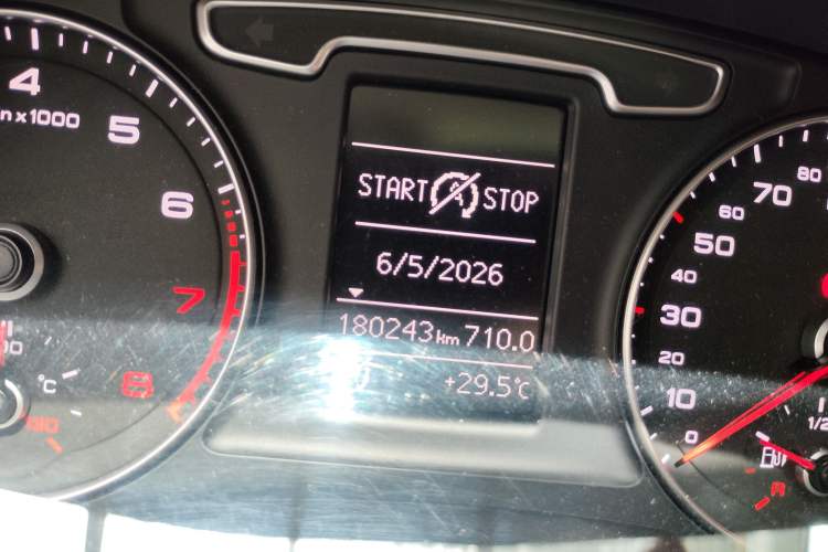 Used Audi Q3 2013 35 TFSI Comfort Model Odometer Close Up