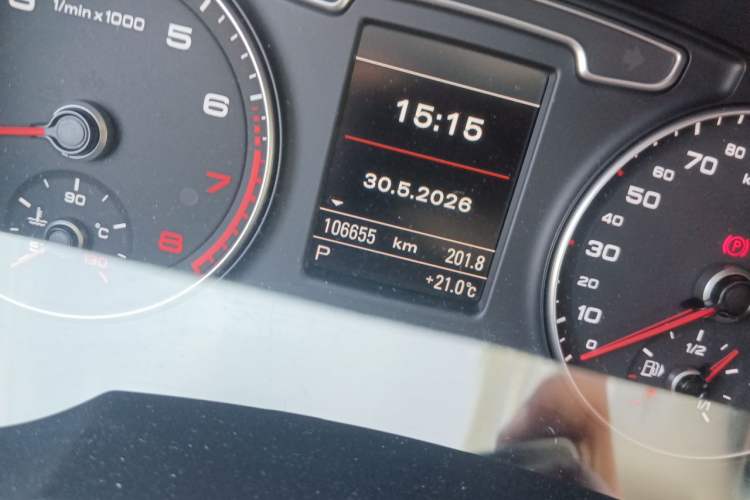 Used Audi Q3 2013 35 TFSI quattro Technology Edition Odometer Close Up