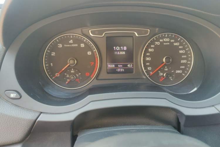 Used Audi Q3 2013 35 TFSI quattro Technology Edition Odometer Close Up