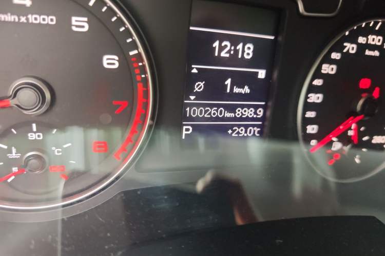 Used Audi Q3 2013 35 TFSI Ambition Edition Odometer Close Up