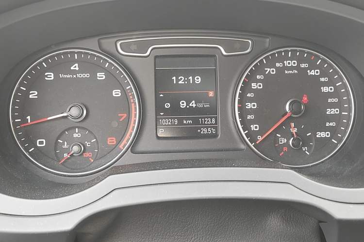 Used Audi Q3 2013 35 TFSI quattro Technology Edition Odometer Close Up