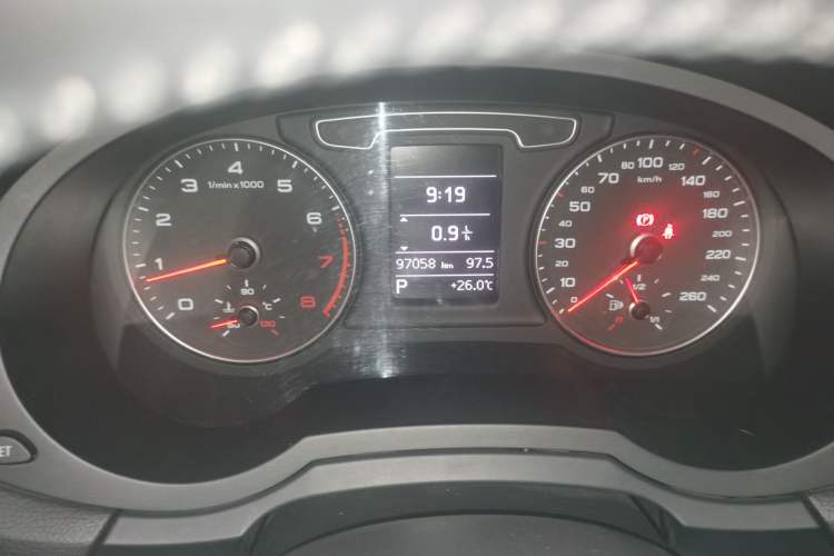 Used Audi Q3 2013 35 TFSI Comfort Model Odometer Close Up