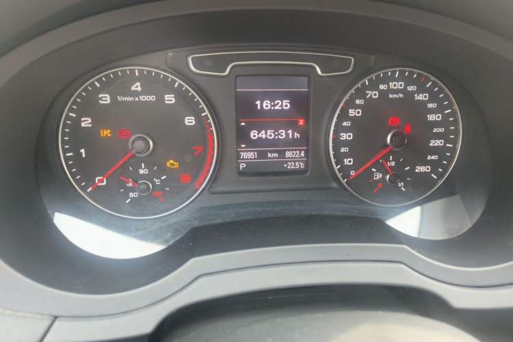 Used Audi Q3 2013 35 TFSI quattro Technology Edition Odometer Close Up
