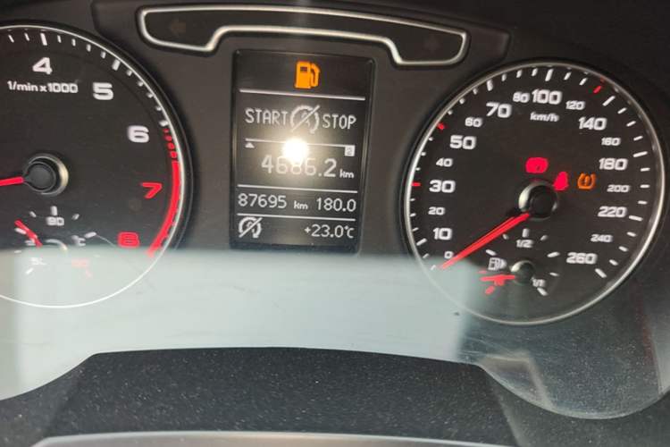 Used Audi Q3 2013 35 TFSI Comfort Model Odometer Close Up