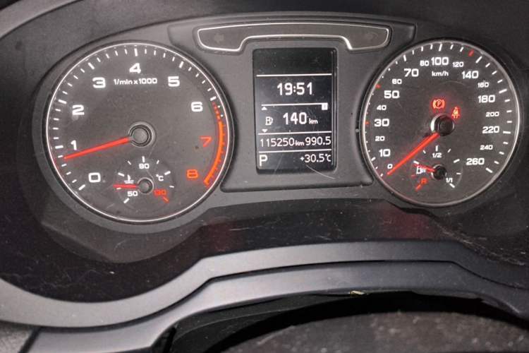 Used Audi Q3 2013 35 TFSI Comfort Model Odometer Close Up