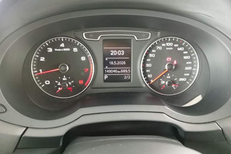 Used Audi Q3 2013 35 TFSI Comfort Model Odometer Close Up