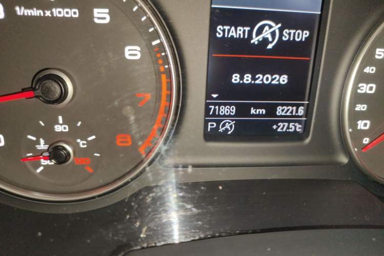 Used Audi Q3 2013 35 TFSI quattro Comfort Model Odometer Close Up