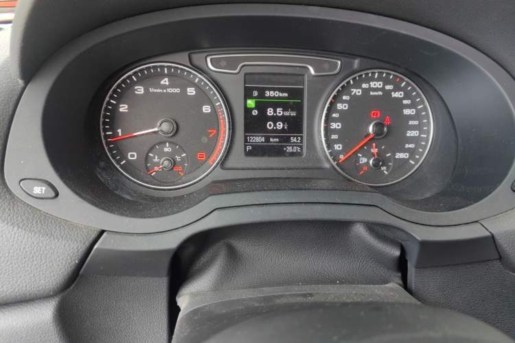 Used Audi Q3 2013 35 TFSI quattro Technology Edition Odometer Close Up