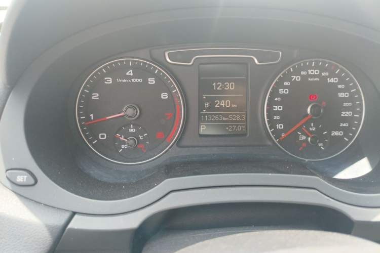 Used Audi Q3 2013 35 TFSI Comfort Model Odometer Close Up