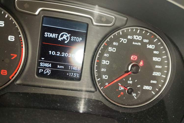 Used Audi Q3 2013 35 TFSI quattro Technology Edition Odometer Close Up