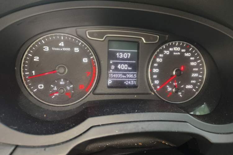 Used Audi Q3 2013 35 TFSI Comfort Model Odometer Close Up