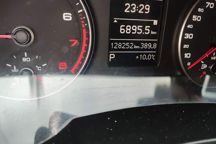 Used Audi Q3 2013 35 TFSI Ambition Edition Odometer Close Up