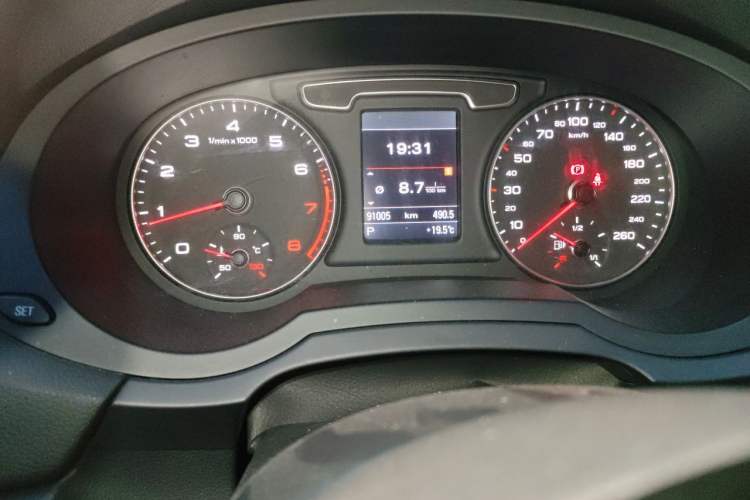 Used Audi Q3 2013 35 TFSI quattro Technology Edition Odometer Close Up