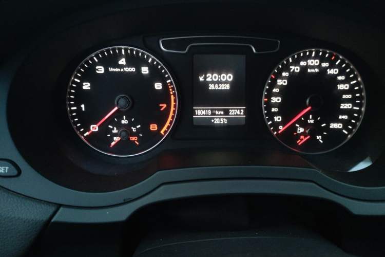 Used Audi Q3 2013 35 TFSI quattro Comfort Model Odometer Close Up