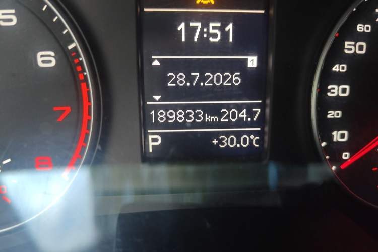 Used Audi Q3 2013 35 TFSI Ambition Edition Odometer Close Up