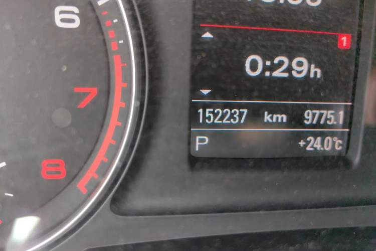 Used Audi Q3 2013 35 TFSI quattro Comfort Model Odometer Close Up