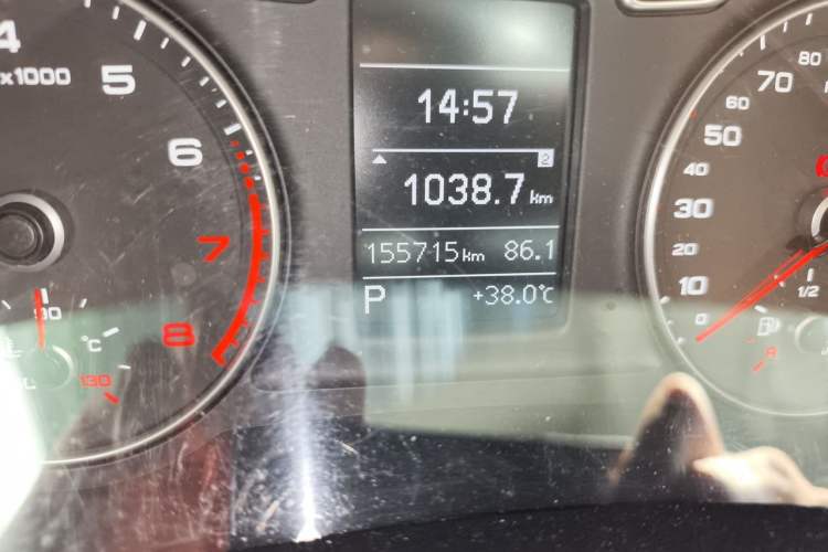 Used Audi Q3 2013 35 TFSI Comfort Model Odometer Close Up