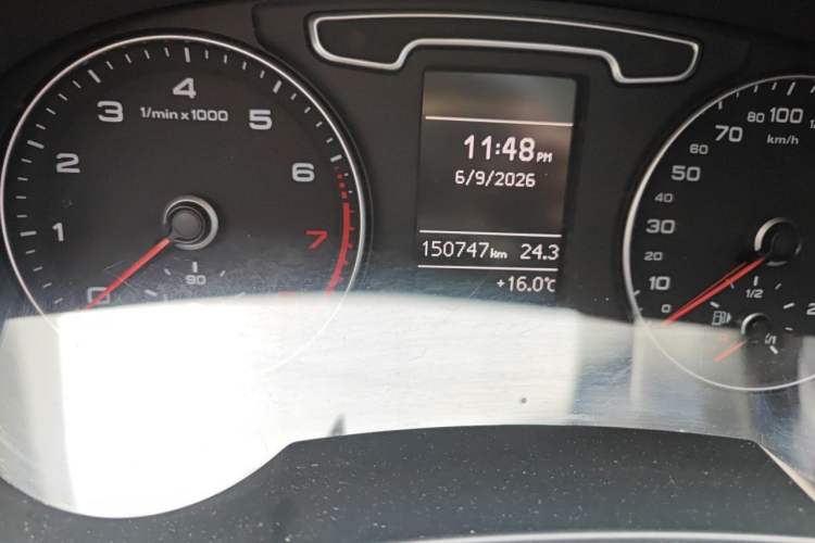 Used Audi Q3 2013 35 TFSI Comfort Model Odometer Close Up