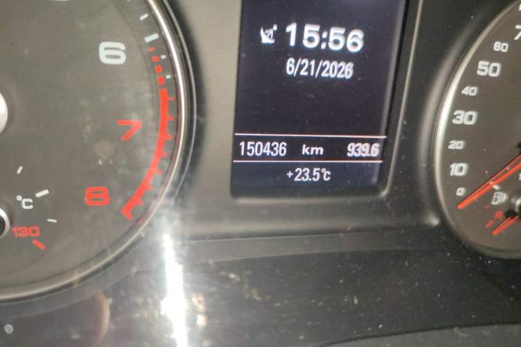 Used Audi Q3 2013 40 TFSI quattro Luxury Model Odometer Close Up