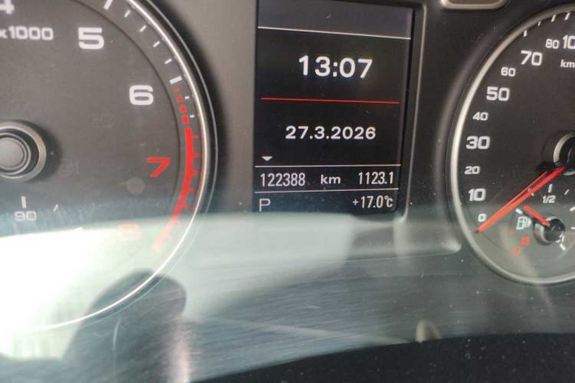 Used Audi Q3 2013 35 TFSI quattro Comfort Model Odometer Close Up