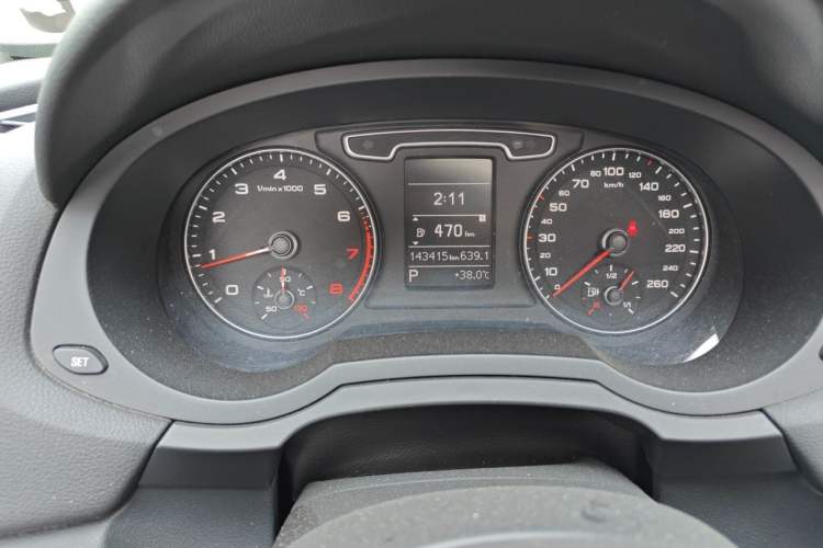 Used Audi Q3 2013 35 TFSI Ambition Edition Odometer Close Up