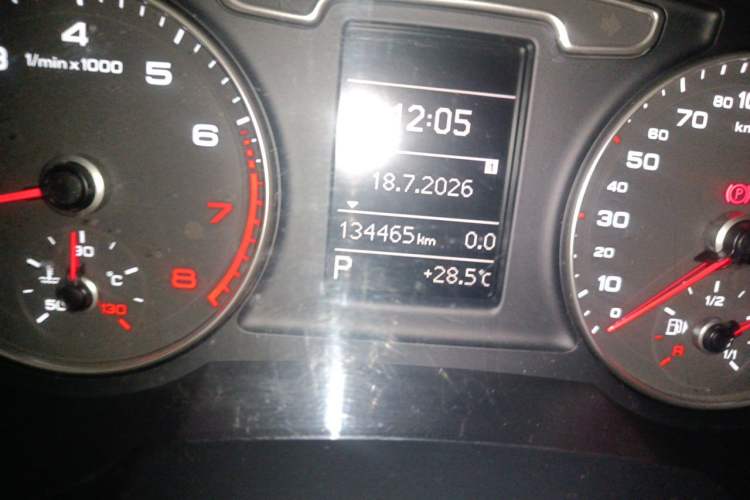 Used Audi Q3 2013 35 TFSI Ambition Edition Odometer Close Up