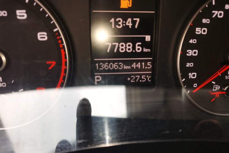 Used Audi Q3 2013 35 TFSI Comfort Model Odometer Close Up
