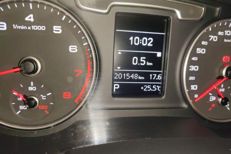Used Audi Q3 2013 35 TFSI Ambition Edition Odometer Close Up