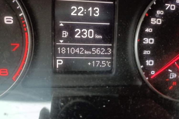 Used Audi Q3 2013 35 TFSI Comfort Model Odometer Close Up