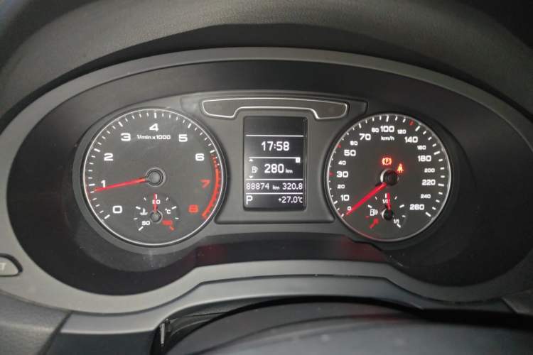 Used Audi Q3 2013 35 TFSI Ambition Edition Odometer Close Up