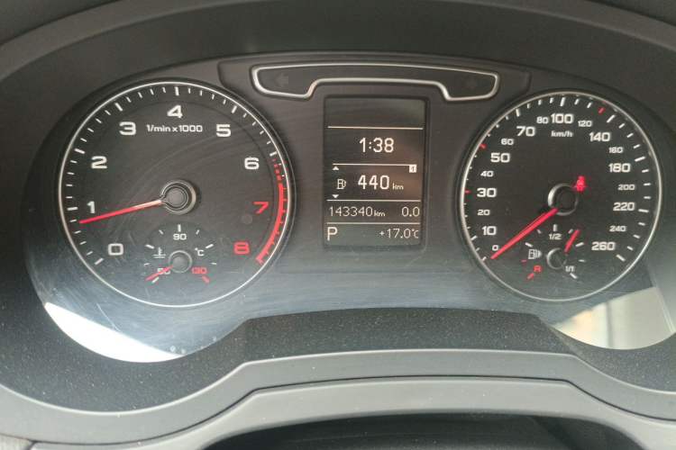 Used Audi Q3 2013 35 TFSI Ambition Edition Odometer Close Up