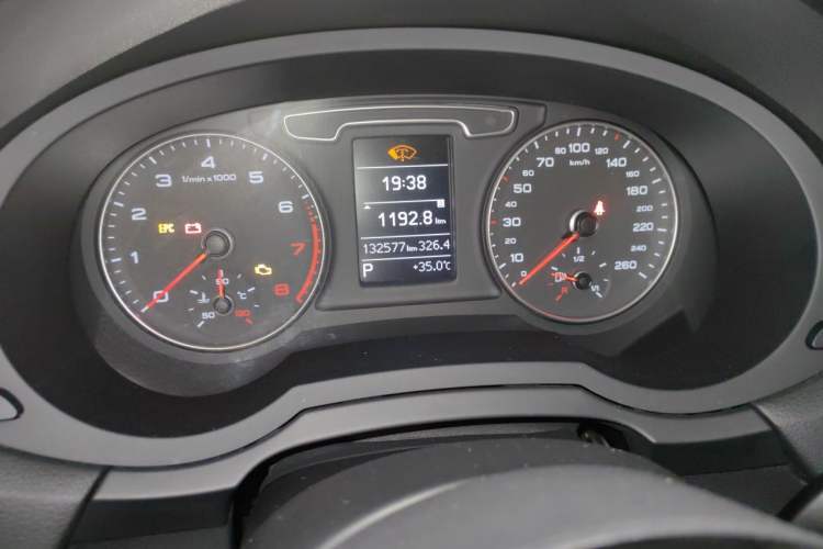 Used Audi Q3 2013 35 TFSI Ambition Edition Odometer Close Up