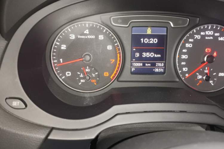 Used Audi Q3 2013 35 TFSI quattro Technology Edition Odometer Close Up
